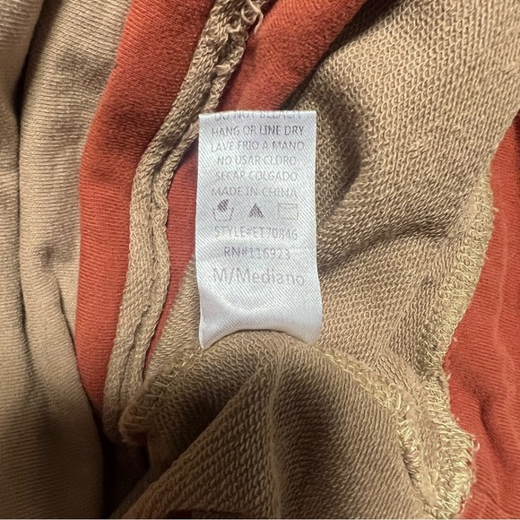 Easel Women Medium Soft Washed Mix N Match Fabric Flower Patch Top in Mushroom - Picture 8 of 8